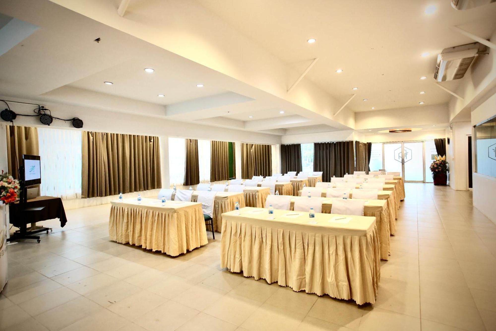 A-Te Chumphon Hotel - Sha Plus Zewnętrze zdjęcie