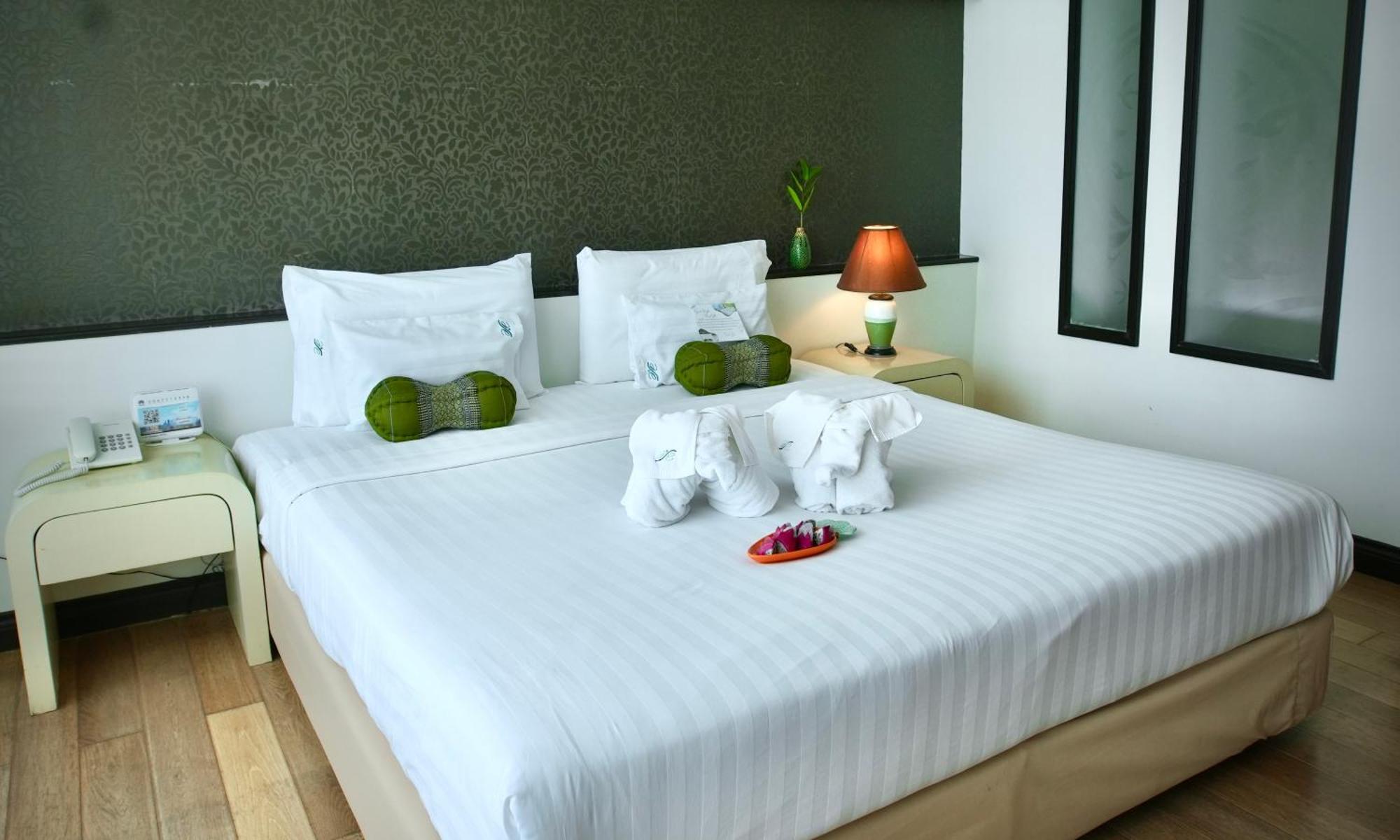 A-Te Chumphon Hotel - Sha Plus Zewnętrze zdjęcie